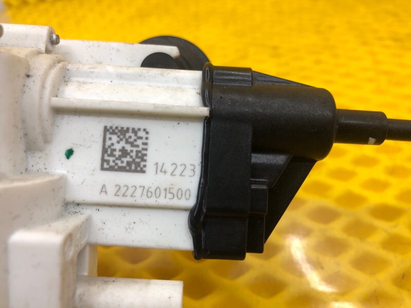 Доводчик двери Mercedes-Benz S-Class 2014 W222