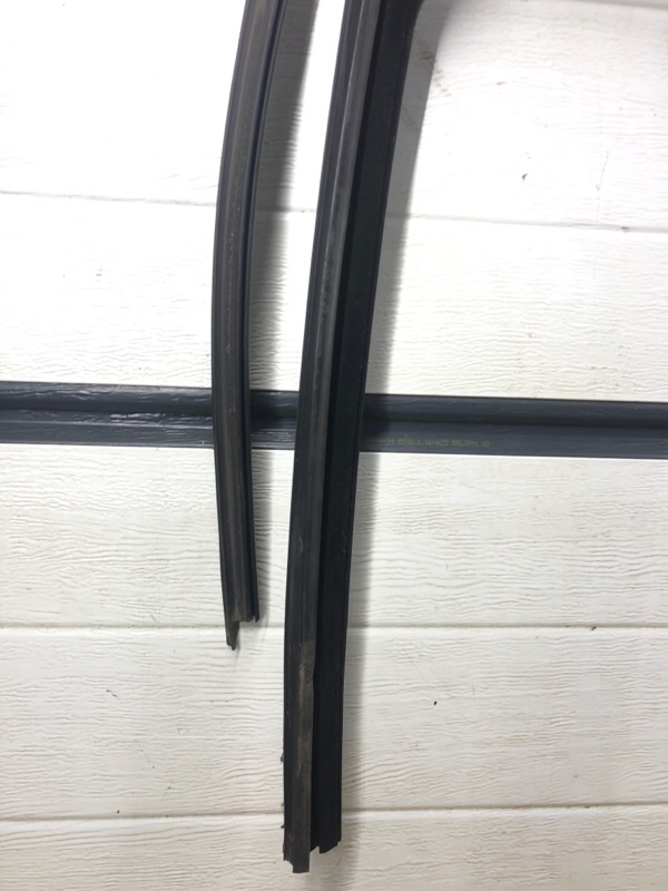 Уплотнитель стекла двери Mercedes-Benz S-Class 2014 W222