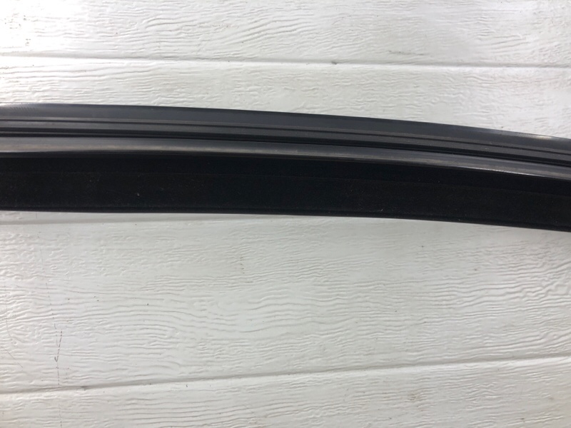 Уплотнитель стекла двери Mercedes-Benz S-Class 2014 W222