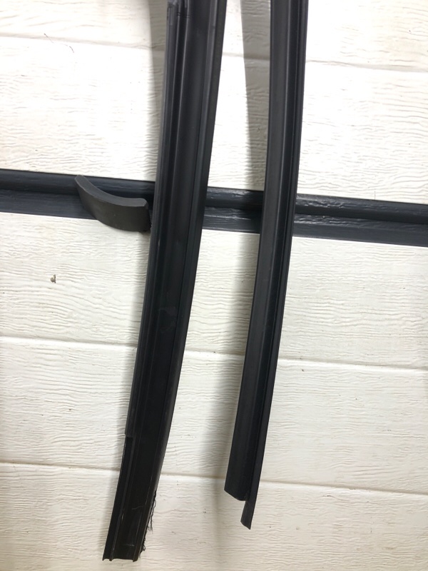 Уплотнитель стекла двери Mercedes-Benz S-Class 2014 W222