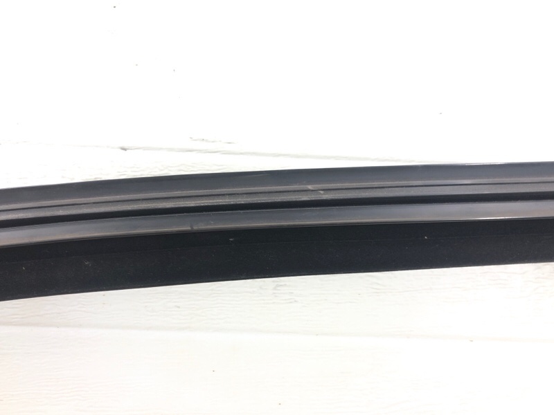 Уплотнитель стекла двери Mercedes-Benz S-Class 2014 W222