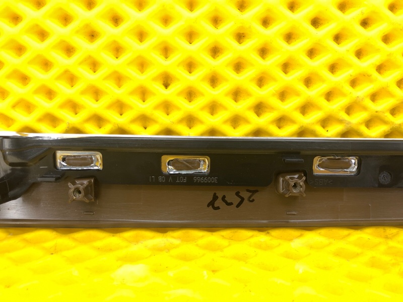 Накладка декоративная задней левой двери Mercedes-Benz S-Class 2014 W222