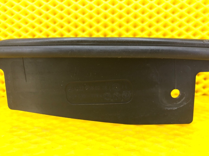 Уплотнитель двери задней левой Mercedes-Benz S-Class 2014 W222