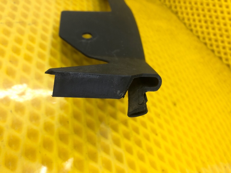 Уплотнитель двери задней левой Mercedes-Benz S-Class 2014 W222