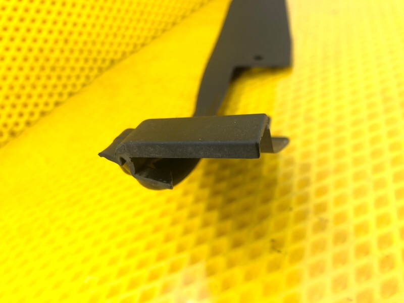 Уплотнитель двери задней левой Mercedes-Benz S-Class 2014 W222