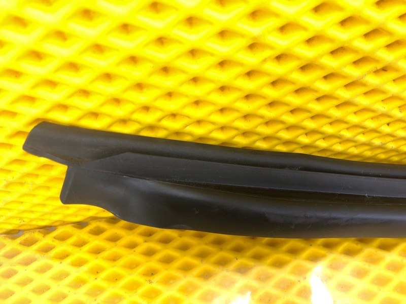 Уплотнитель двери задней левой Mercedes-Benz S-Class 2014 W222