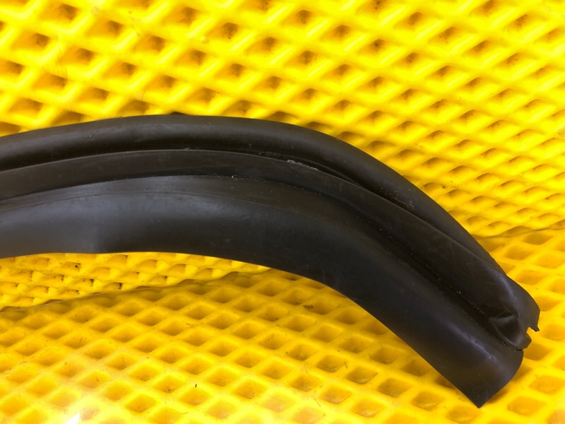 Уплотнитель двери задней левой Mercedes-Benz S-Class 2014 W222