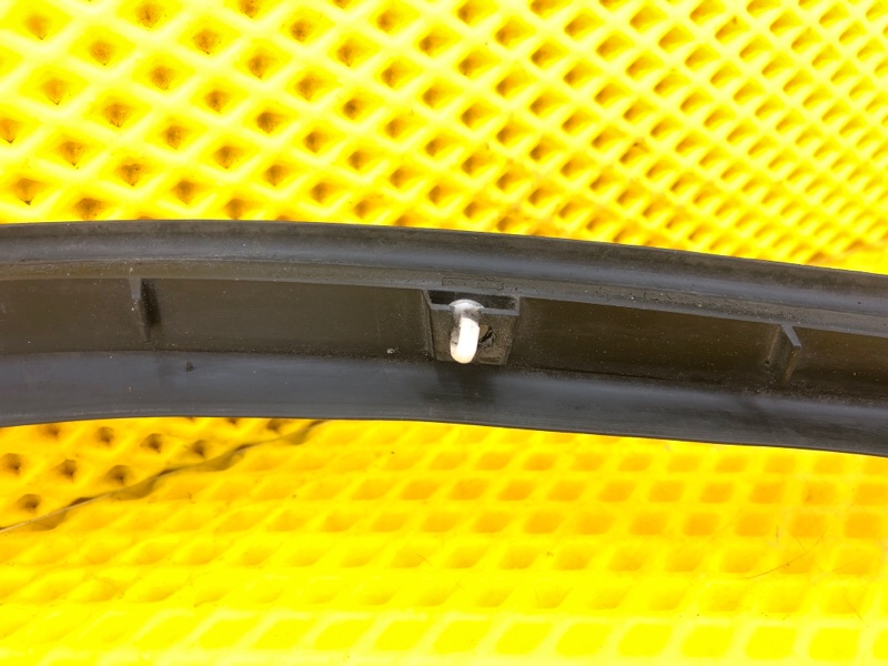 Уплотнитель двери задней левой Mercedes-Benz S-Class 2014 W222