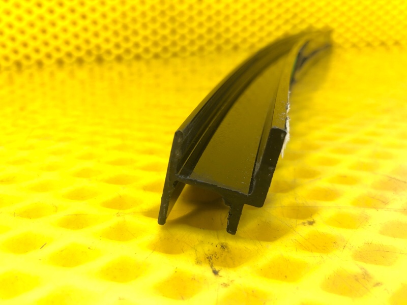 Накладка двери , направляющая стекла Mercedes-Benz S-Class 2014 W222