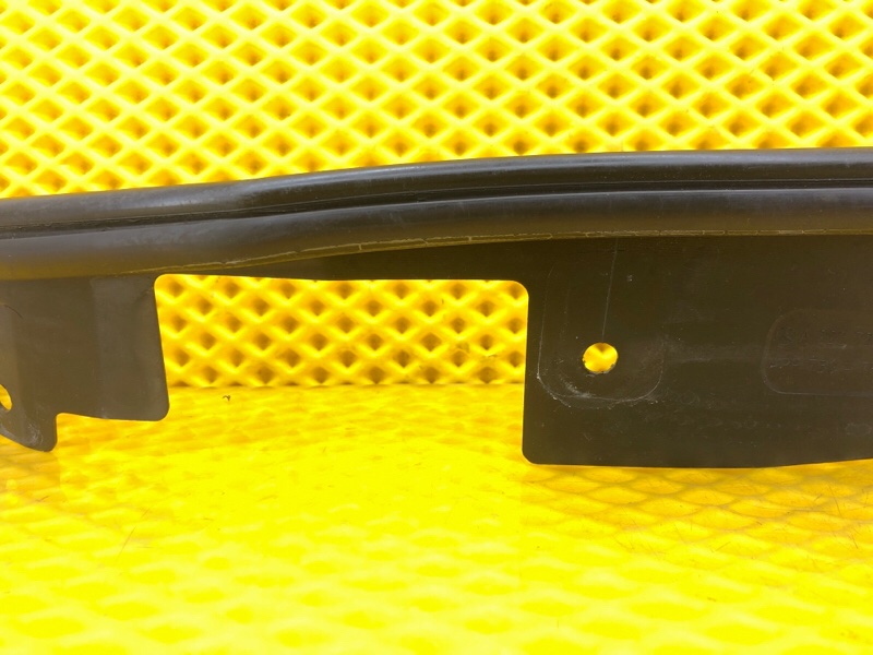 Уплотнитель двери задней Mercedes-Benz S-Class 2014 W222