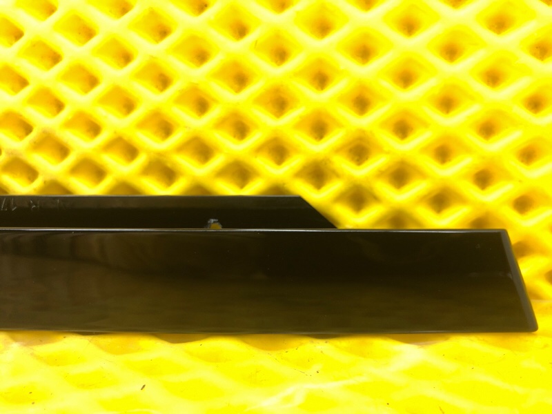 Направляющая стекла двери Mercedes-Benz S-Class 2014 W222