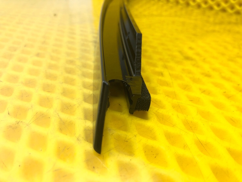 Направляющая стекла двери Mercedes-Benz S-Class 2014 W222