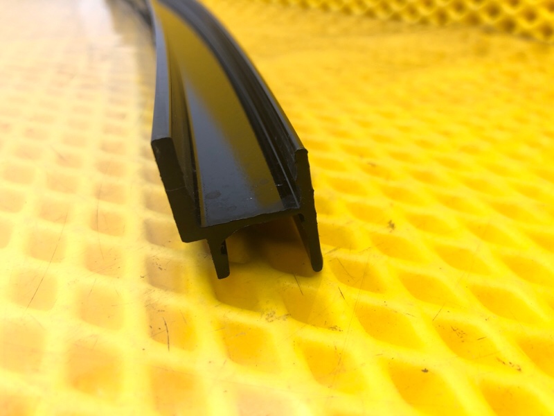 Направляющая стекла двери Mercedes-Benz S-Class 2014 W222