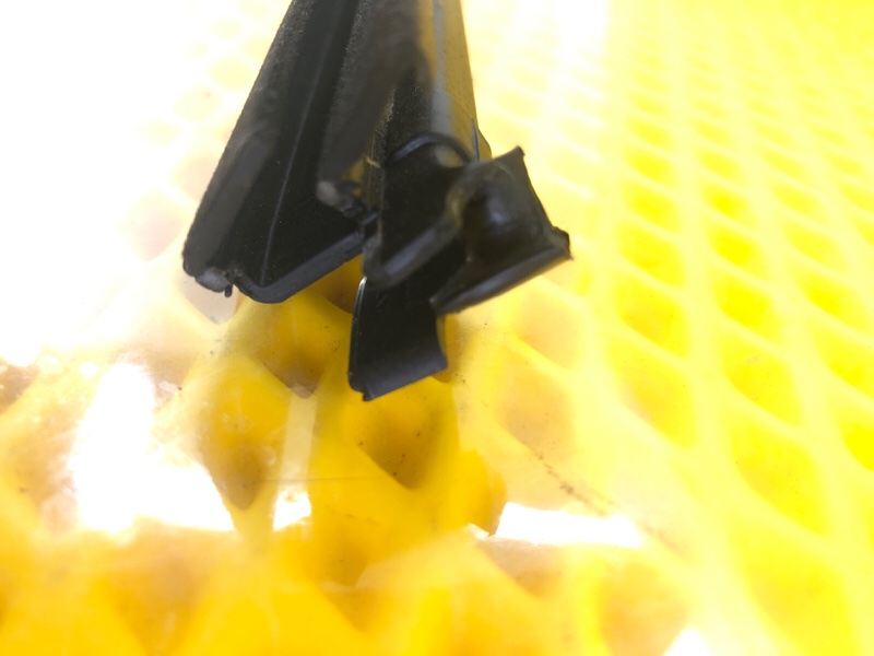 Уплотнитель стекла двери Mercedes-Benz S-Class 2014 W222