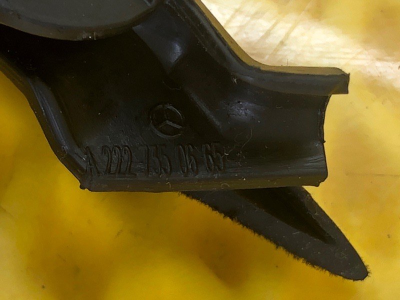 Уплотнитель стекла двери Mercedes-Benz S-Class 2014 W222