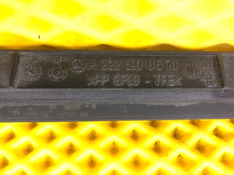 Уплотнитель двери задней Mercedes-Benz S-Class 2014 W222