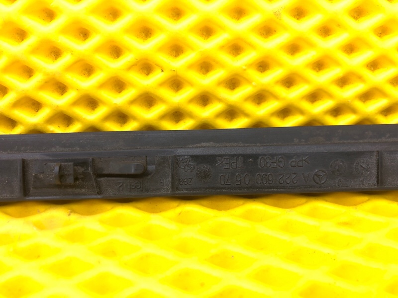 Уплотнитель двери задней Mercedes-Benz S-Class 2014 W222