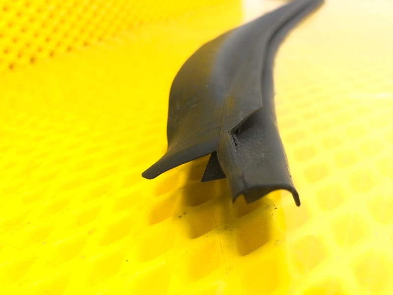 Уплотнитель двери задней Mercedes-Benz S-Class 2014 W222