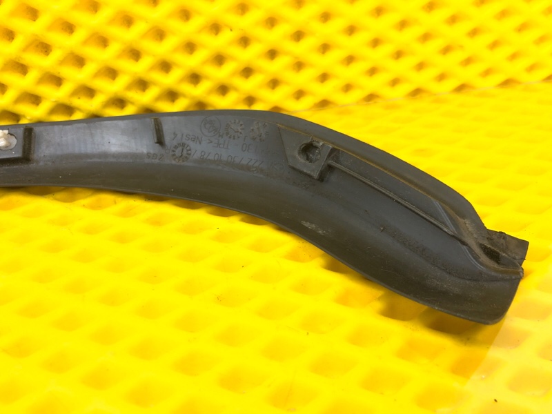 Уплотнитель двери задней Mercedes-Benz S-Class 2014 W222