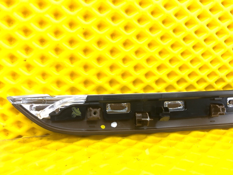 Накладка декоративная задней правой двери Mercedes-Benz S-Class 2014 W222