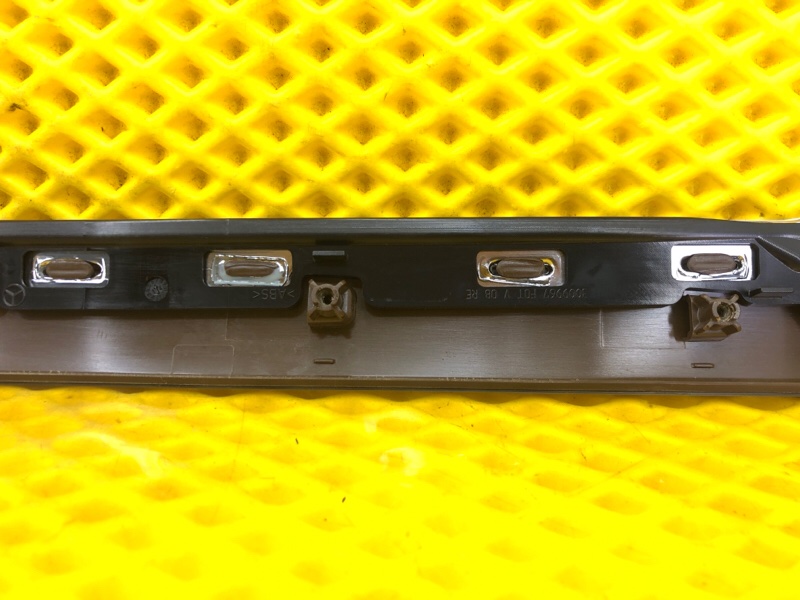 Накладка декоративная задней правой двери Mercedes-Benz S-Class 2014 W222