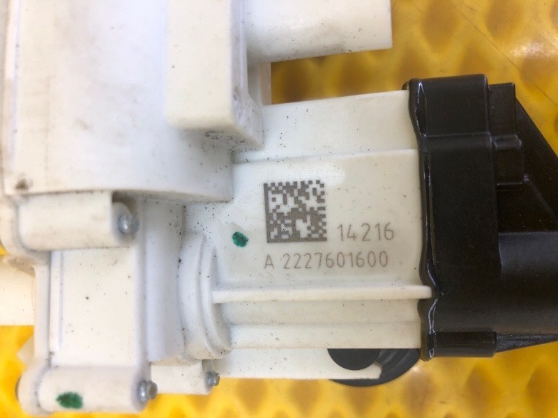 Доводчик двери Mercedes-Benz S-Class 2014 W222