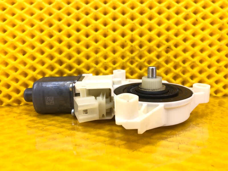 Моторчик стеклоподъемника задней правой двери Mercedes-Benz S-Class 2014 W222