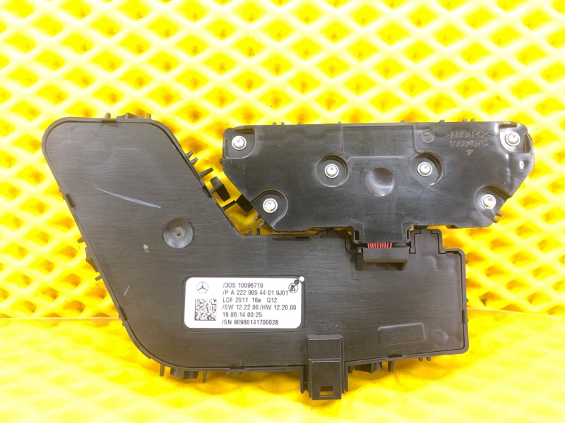 Блок управления задним сиденьем правый Mercedes-Benz S-Class 2014 W222