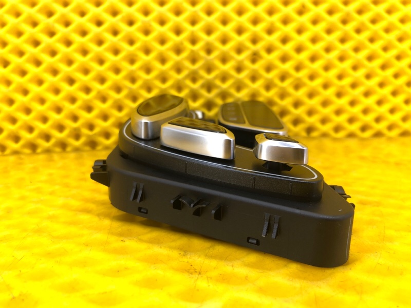 Блок управления задним сиденьем правый Mercedes-Benz S-Class 2014 W222