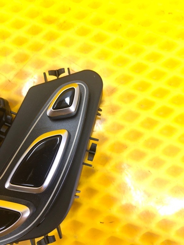 Блок управления задним сиденьем правый Mercedes-Benz S-Class 2014 W222