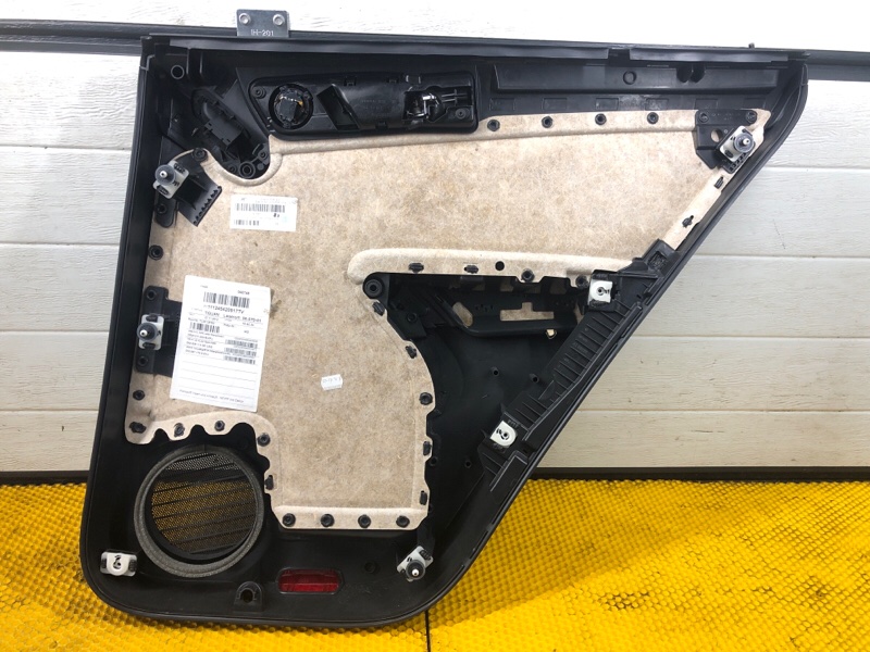 Обшивка двери задней левой Volkswagen Tiguan 2013 5N1