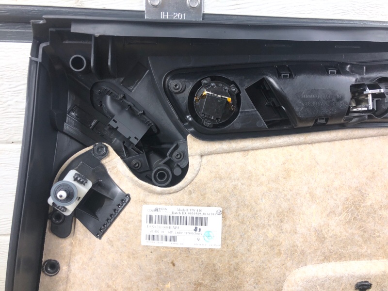 Обшивка двери задней левой Volkswagen Tiguan 2013 5N1