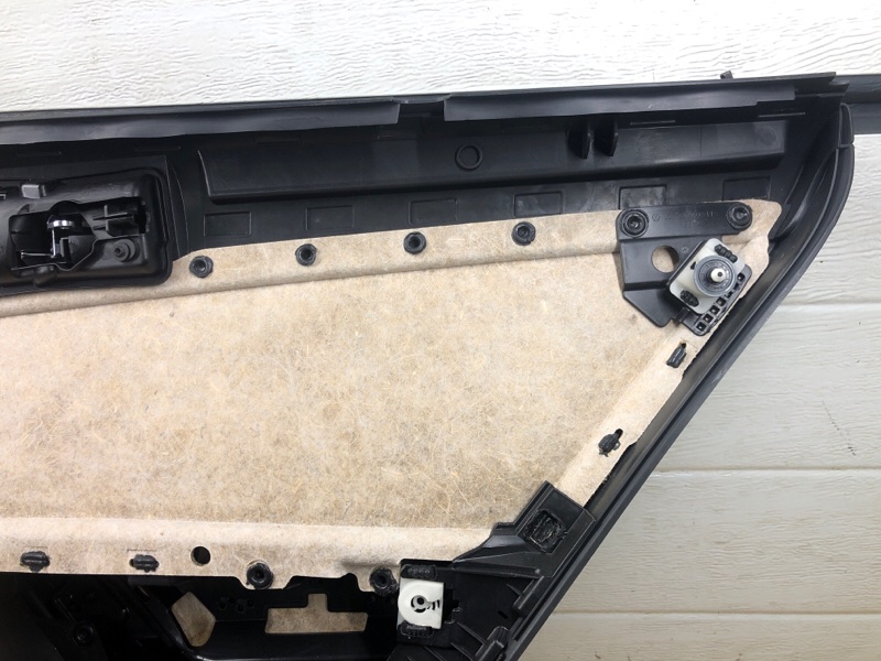 Обшивка двери задней левой Volkswagen Tiguan 2013 5N1