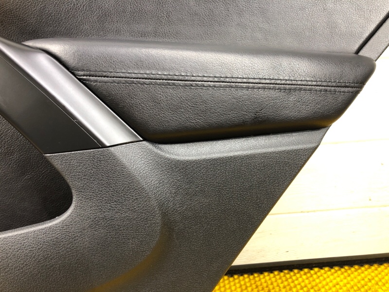 Обшивка двери (карта) Volkswagen Tiguan 2013 5N1