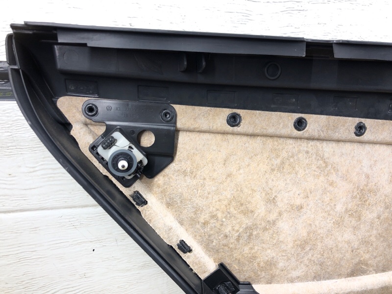 Обшивка двери (карта) Volkswagen Tiguan 2013 5N1