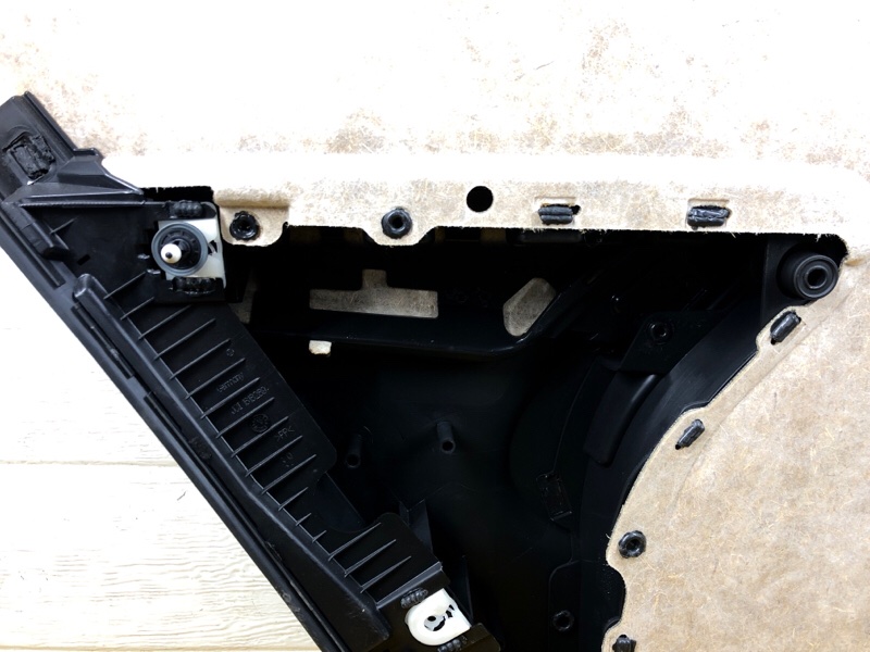 Обшивка двери (карта) Volkswagen Tiguan 2013 5N1