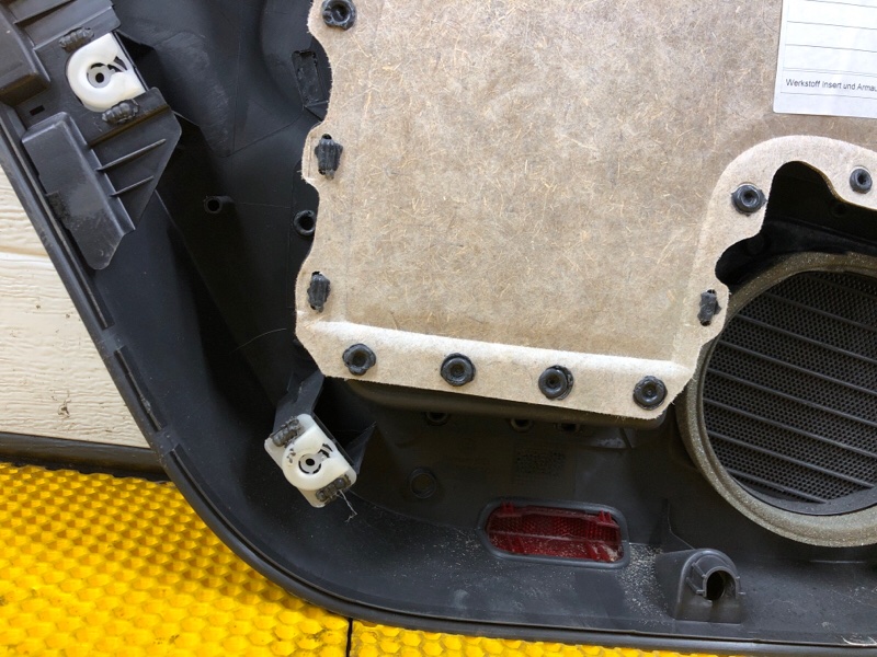 Обшивка двери (карта) Volkswagen Tiguan 2013 5N1