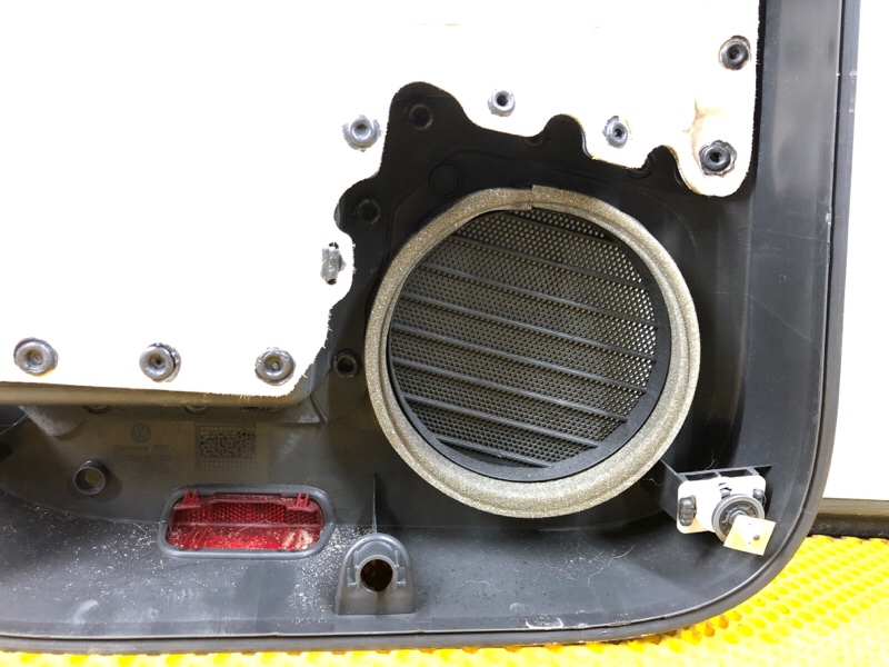 Обшивка двери (карта) Volkswagen Tiguan 2013 5N1