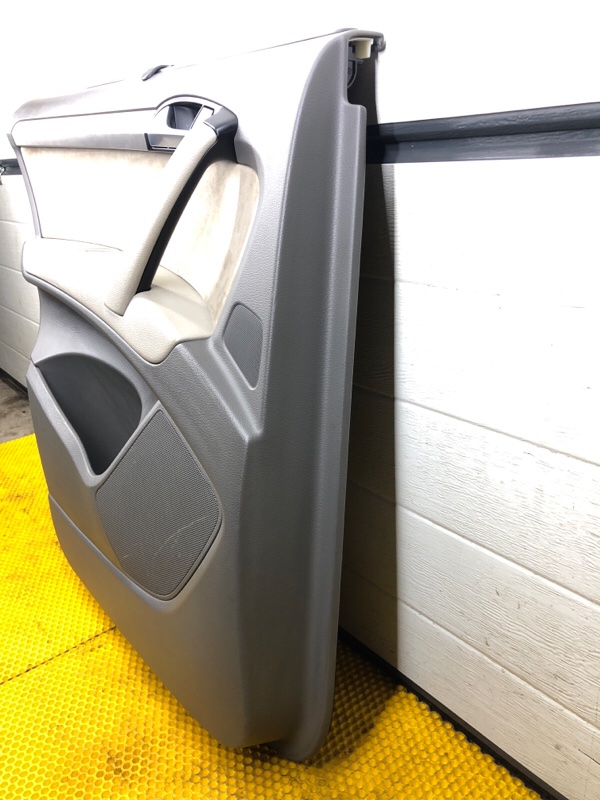 Обшивка двери (карта) Audi Q7 2014 4LB