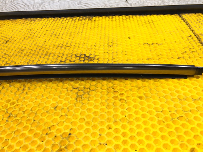 Молдинг стекла Mercedes-Benz E-Class 15.04.1998 W210