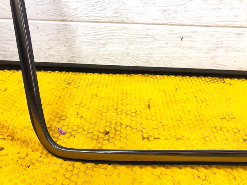 Молдинг стекла Mercedes-Benz E-Class 15.04.1998 W210