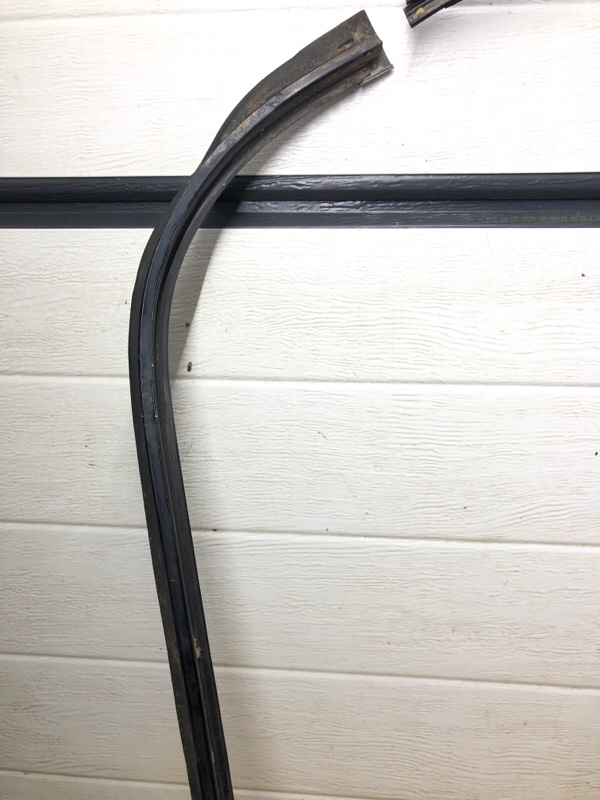 Молдинг стекла Mercedes-Benz E-Class 15.04.1998 W210