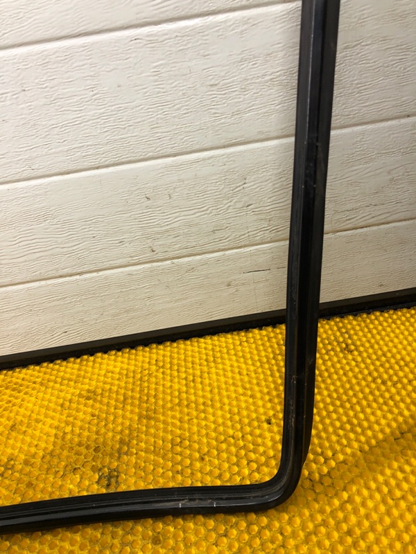 Молдинг стекла Mercedes-Benz E-Class 15.04.1998 W210