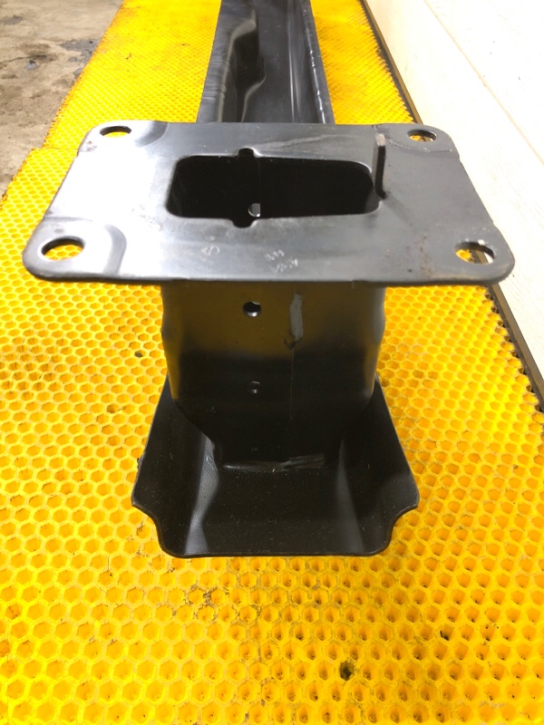 Усилитель заднего бампера Volkswagen Tiguan 2013 5N1