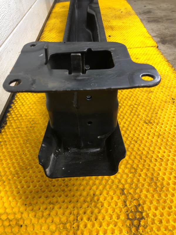 Усилитель заднего бампера Volkswagen Tiguan 2013 5N1