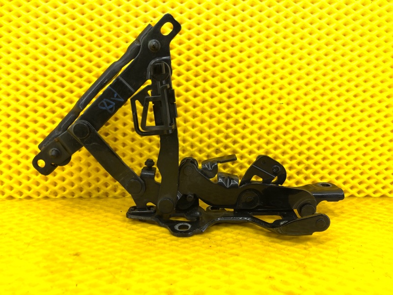 Петля капота Mercedes-Benz S-Class 2014 W222