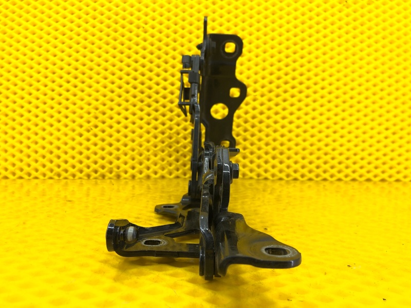 Петля капота Mercedes-Benz S-Class 2014 W222