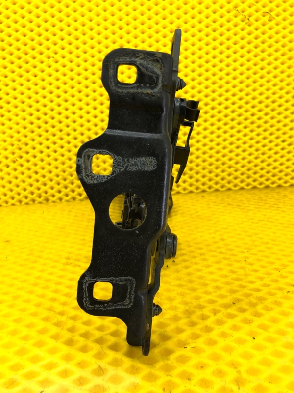 Петля капота Mercedes-Benz S-Class 2014 W222