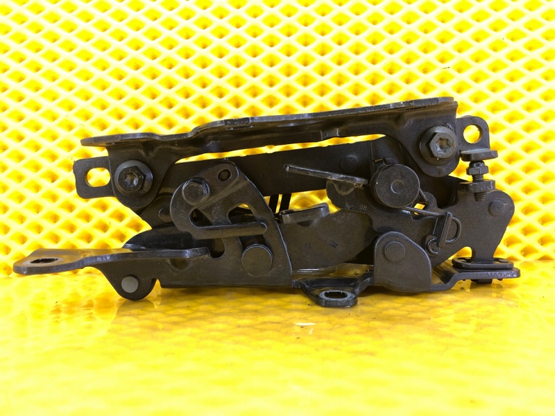 Петля капота Mercedes-Benz S-Class 2014 W222