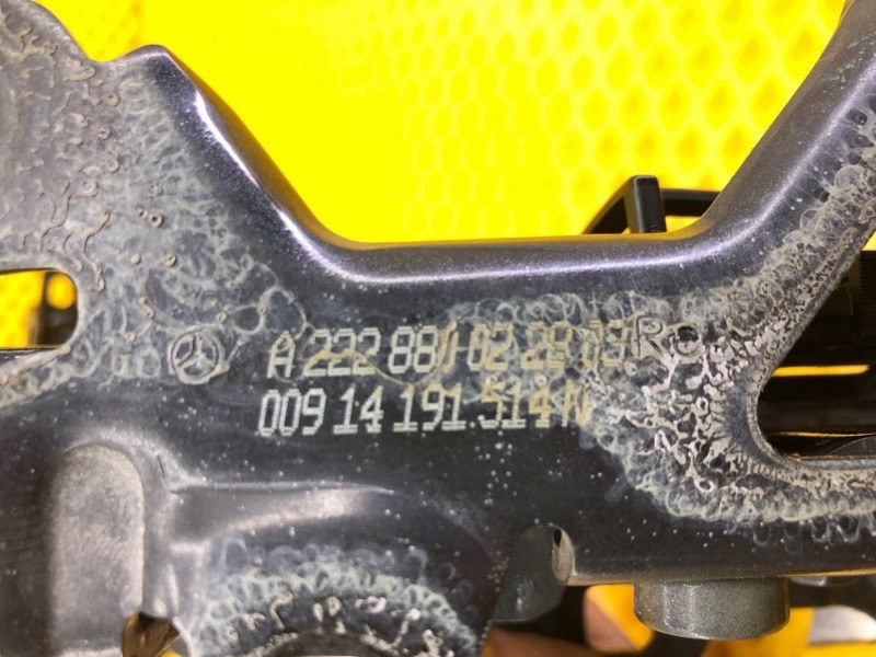 Петля капота Mercedes-Benz S-Class 2014 W222